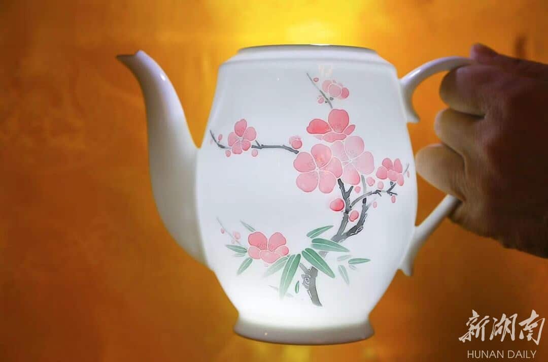 醴陵生产的“联合国用瓷”美仑美奂